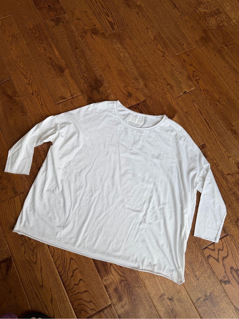 Labo Art White size 2 Medium top raw hem perfect condition smoke pet free home